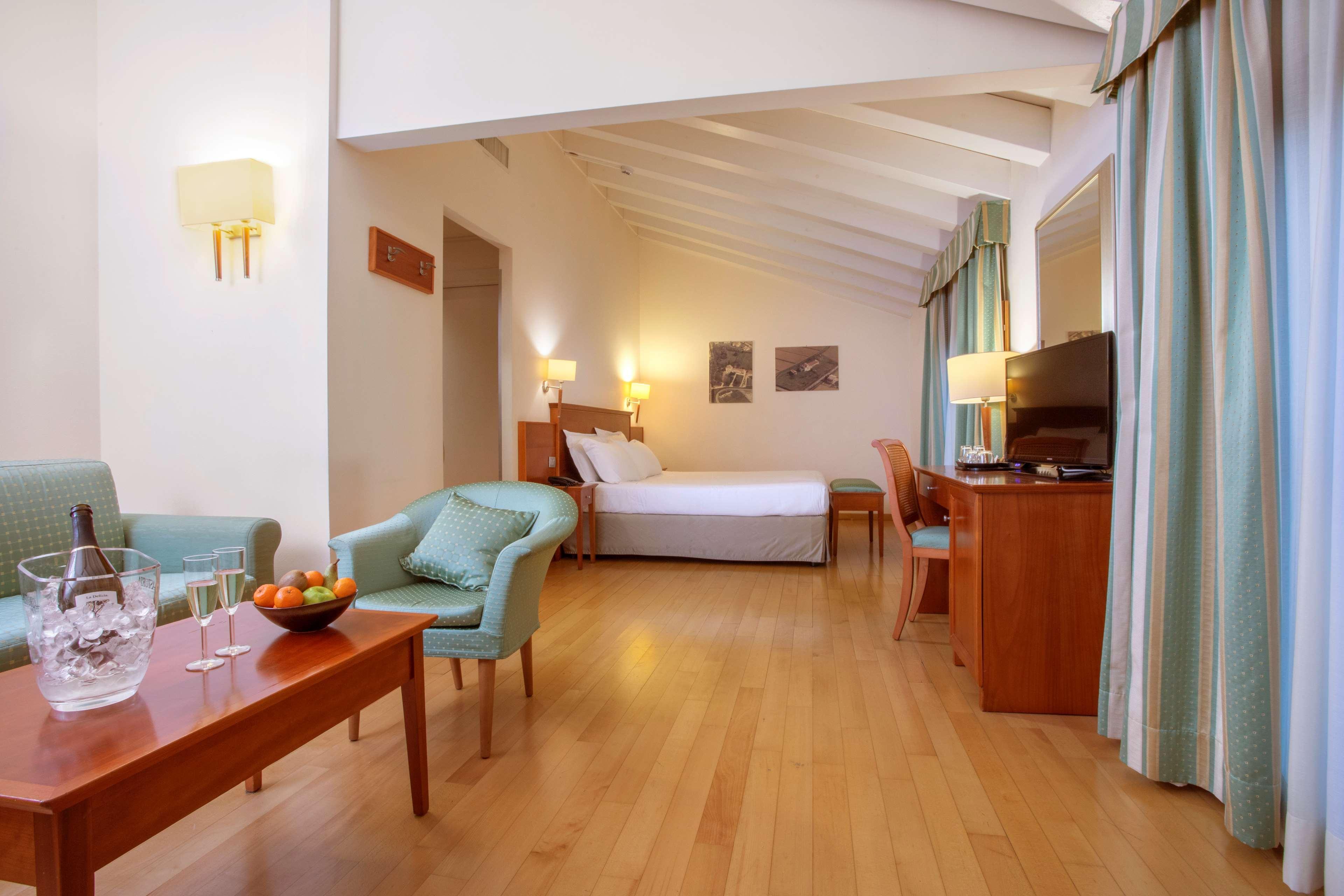 Best Western Titian Inn Hotel Treviso Silea ภายนอก รูปภาพ